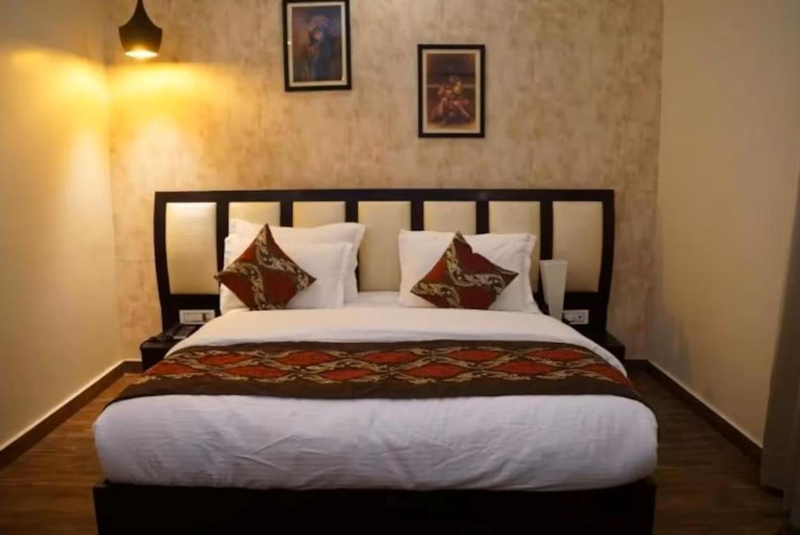 Hotel Suncity & Restaurant Hisār エクステリア 写真