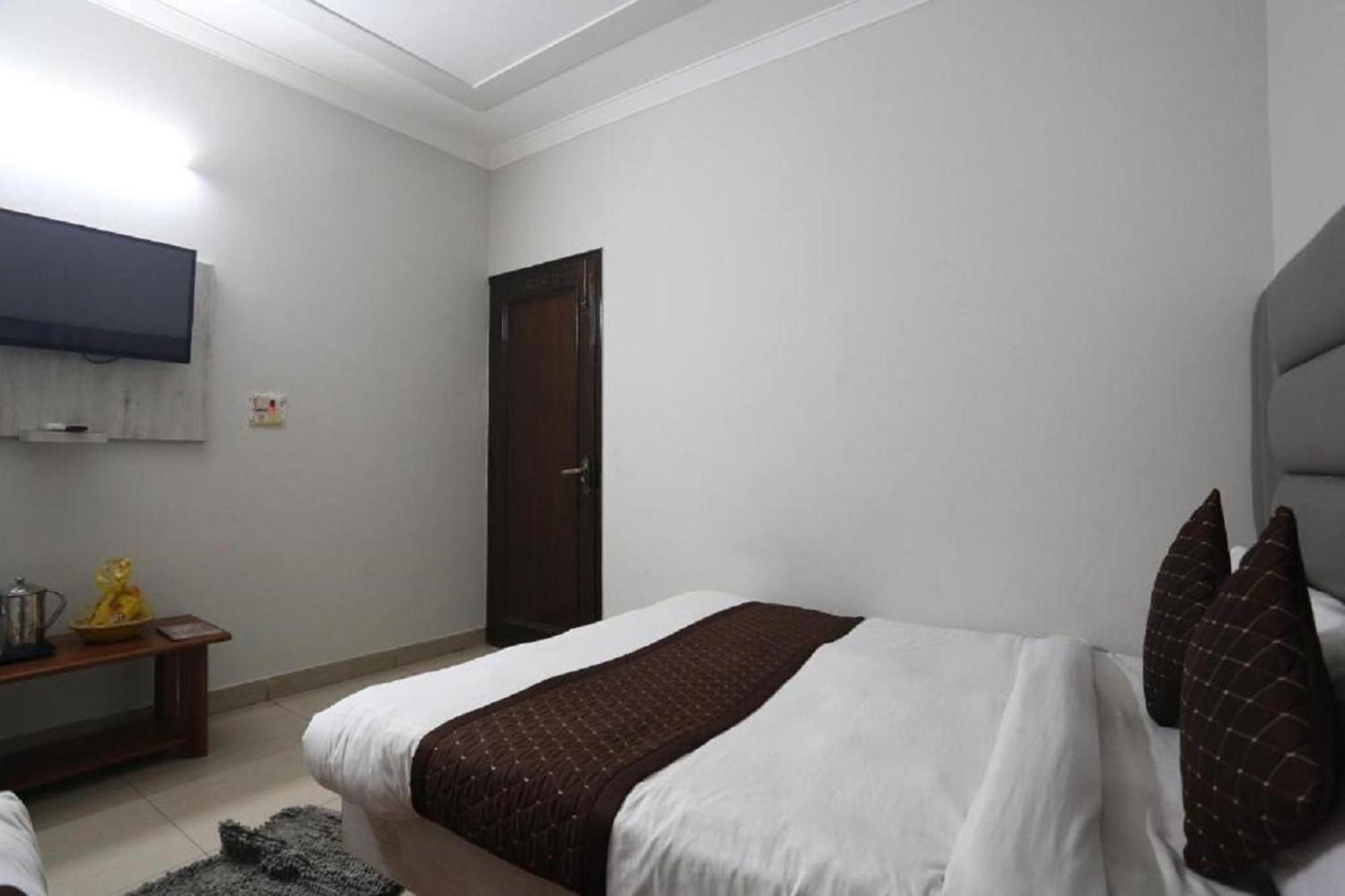 Hotel Suncity & Restaurant Hisār エクステリア 写真