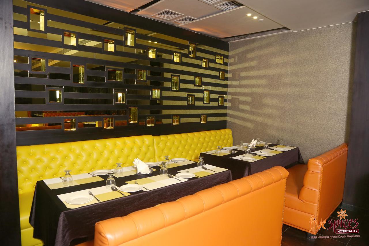 Hotel Suncity & Restaurant Hisār エクステリア 写真